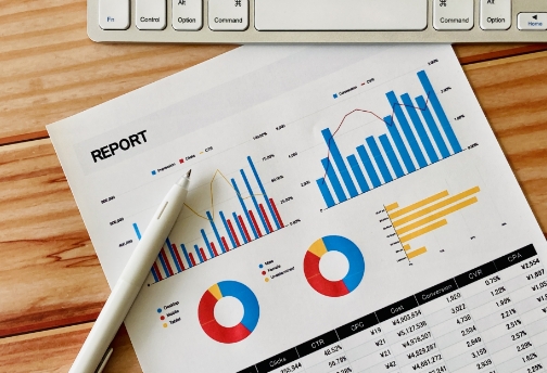 「営業・販促とマーケティング・ブランディング」「リアルとネット」「施策とコンテンツ・デザイン」すべてを融合したしくみを構築